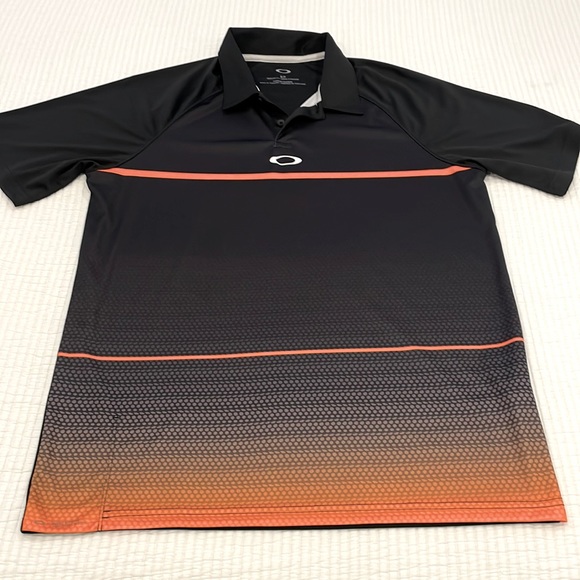 Oakley Other - Oakley Mens Small golf shirt regular fit.